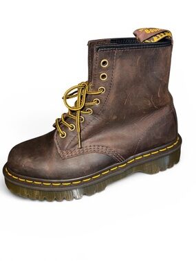 DR MARTENS Brown Boots. Mens 8 Women’s 9